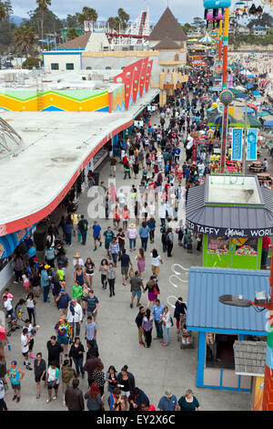 Vista aerea di Santa Cruz Boardwalk, Santa Cruz, in California, Stati Uniti d'America Foto Stock