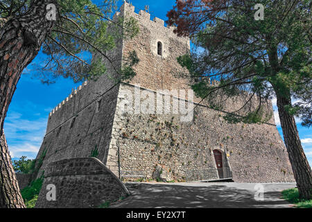 Prospettiva del Castello Monforte di Campobasso Foto Stock