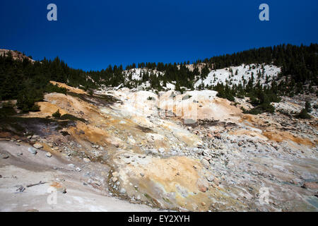 Colorata rock e depositi minerali, Bumpass Hell Foto Stock