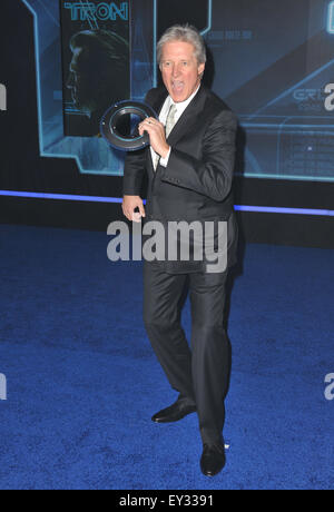 LOS ANGELES, CA - Dicembre 11, 2010: Bruce Boxleitner presso la premiere mondiale del suo nuovo film "Tron: Legacy" al El Capitan Theater di Hollywood. Foto Stock