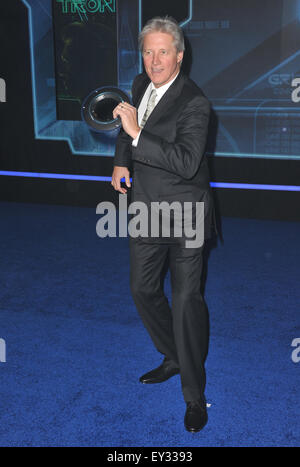 LOS ANGELES, CA - Dicembre 11, 2010: Bruce Boxleitner presso la premiere mondiale del suo nuovo film "Tron: Legacy" al El Capitan Theater di Hollywood. Foto Stock