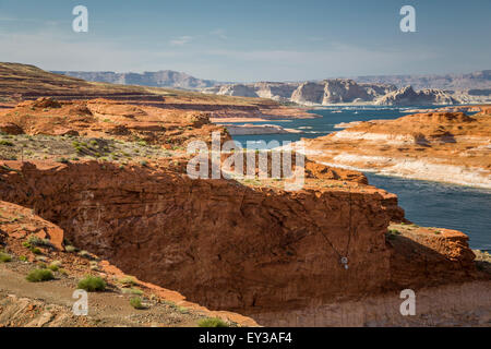 Il Lake Powell creato da Glen Canyon Dam sul fiume Colorado vicino a pagina, Arizona, Stati Uniti. Foto Stock