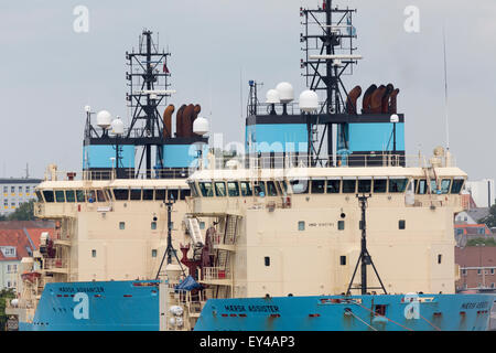 Di cui fino navi offshore a Frederikshavn, Danimarca. Foto Stock