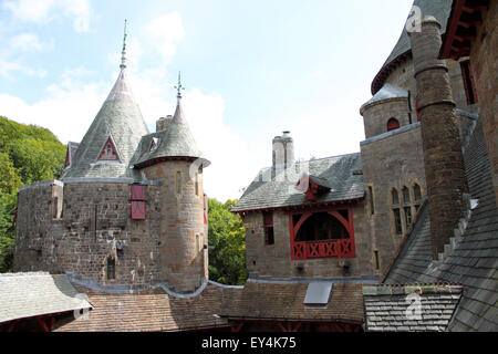 Cortile interno del castello o Castell Coch, Cardiff, Galles del Sud, Regno Unito Foto Stock