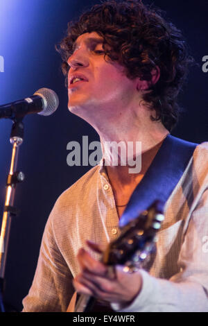 Bollate Milano Italia. 21 luglio 2015. Il British indie-rock band The Kooks suona dal vivo a Villa Arconati durante il 'Villa Arconati Festival' Credito: Rodolfo Sassano/Alamy Live News Foto Stock