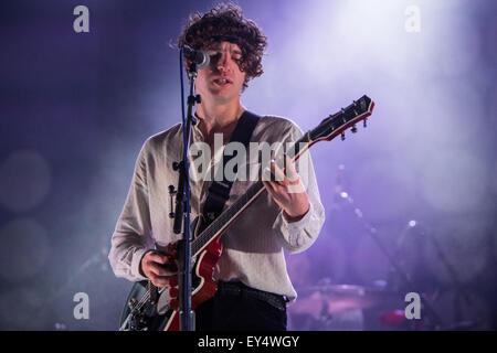 Bollate Milano Italia. 21 luglio 2015. Il British indie-rock band The Kooks suona dal vivo a Villa Arconati durante il 'Villa Arconati Festival' Credito: Rodolfo Sassano/Alamy Live News Foto Stock