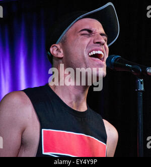 Bala Cynwyd, Pennsylvania, USA. 21 Luglio, 2015. American band alternative rock Neon alberi eseguire a Radio 104.5's Performance teatro sulla luglio 21, 2015 a Bala Cynwyd, Pennsylvania, Stati Uniti. Credito: Paolo Froggatt/Alamy Live News Foto Stock