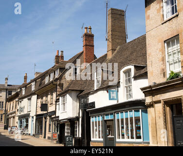 Negozi in Ironmonger Street, Stamford, Lincolnshire, England, Regno Unito Foto Stock