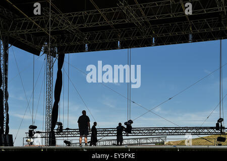 Liberec, Repubblica Ceca. 22 Luglio, 2015. Preparazione per il festival di musica Benatska! In areale di Vesec a Liberec, Repubblica ceca, 22 luglio 2015. © Radek Petrasek/CTK foto/Alamy Live News Foto Stock