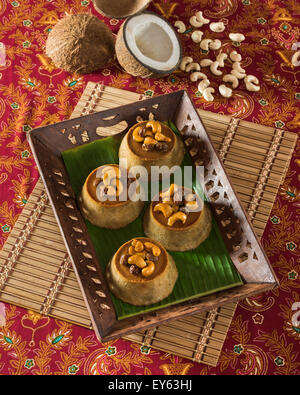 Watalappam. Latte di cocco dessert. Sri Lanka il cibo Foto Stock