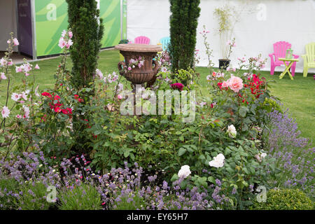 Knutsford, Regno Unito. 22 Luglio, 2015. Cheshire giardini giardino di attendibilità della RHS Flower Show Tatton Park. Credito: Keith Larby/Alamy Live News Foto Stock