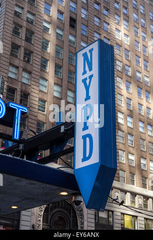 Segno, New York il dipartimento di polizia NYPD a Times Square il traffico, Manhattan STATI UNITI D'AMERICA. Foto Stock