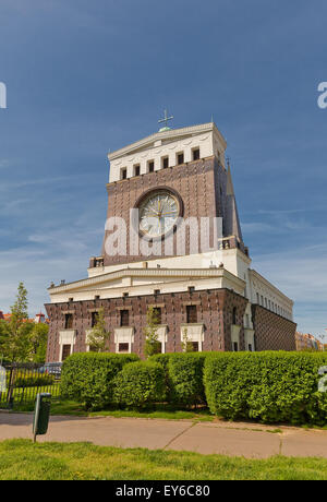 Chiesa del Sacro Cuore di nostro Signore (circa 1932) a Jiriho z Podebrad square a Praga. Architetto Joze Plecnik Foto Stock