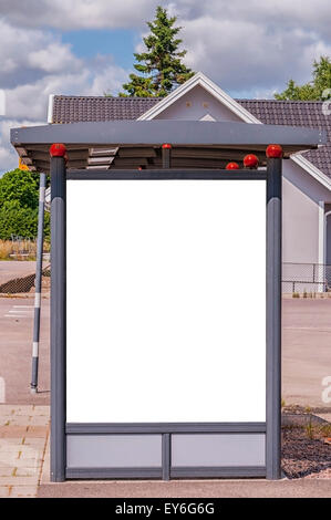 Una immagine di una fermata del bus con un fustellato bilboard per la vostra pubblicità situato nella cittadina svedese di Billesholm. Foto Stock