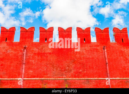 Rosso mattone parete del Cremlino di Mosca Foto Stock