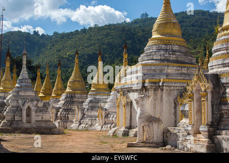 Stupa Pindaya in colline Shan, Myanmar Foto Stock