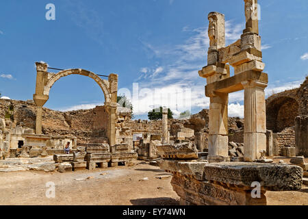 Rimane alla città antica di Efeso vicino a Selcuk, Kusadasi, Turchia. Foto Stock