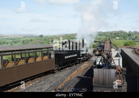 Il Galles ; Merthyr Tydfil; PANT; BREC0N ferrovia di montagna LOCO NO.2 e il materiale rotabile in Brecon Beacons Foto Stock