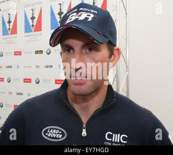 Southsea, Hampshire, Regno Unito. 23 Luglio, 2015. RACING yachts arrivati off Southsea comune per la Coppa America World Series. Gli skippers conferenza stampa al media center presso la coppa America. Nella foto: Sir Ben Ainslie Credito: uknip/ Alamy Live News Foto Stock