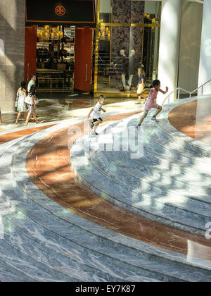 La scala nel giardino d'inverno, brookfield pl., New York City Foto Stock