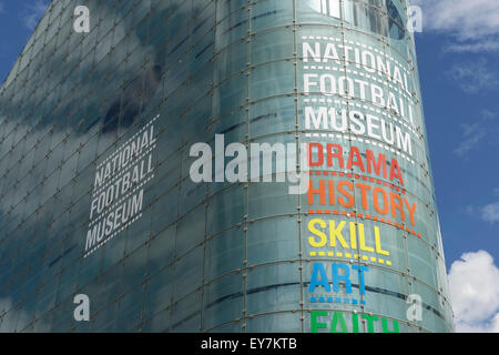 Close up particolare del Museo Nazionale del Calcio edificio nel centro della città di Manchester REGNO UNITO Foto Stock