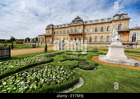 Wrest Park è una tenuta di campagna situato nei pressi di Silsoe, Bedfordshire, Inghilterra. Esso comprende Wrest Park, un grado che ho elencato la casa Foto Stock