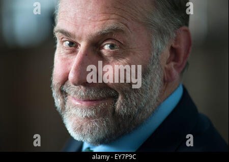 Ex direttore della Edinburgh Festival Fringe, Alistair Moffat, figurante al Edinburgh International Book Festival. Foto Stock