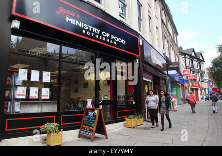 Jamie è ministero dei prodotti alimentari centro in tutti i Santi Square, Rotherham, South Yorkshire, Inghilterra, Regno Unito - 2015 Foto Stock