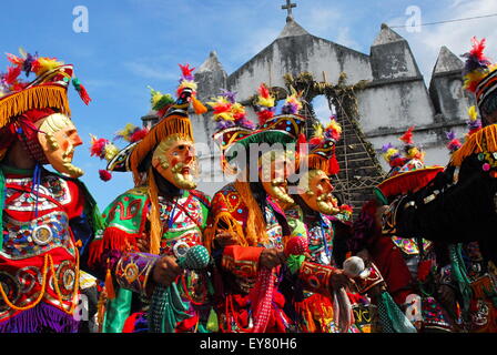 Guatemala Cervo danza tradizionali costumi e maschere - i cacciatori di spagnolo Foto Stock