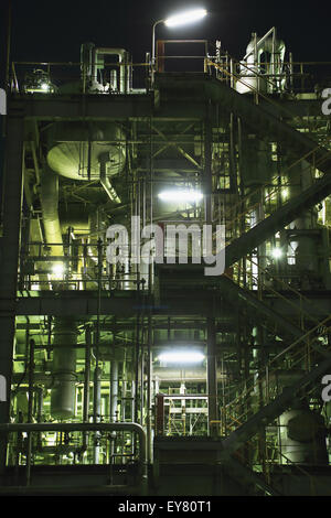 Zona industriale di notte in Kawasaki, Giappone Foto Stock