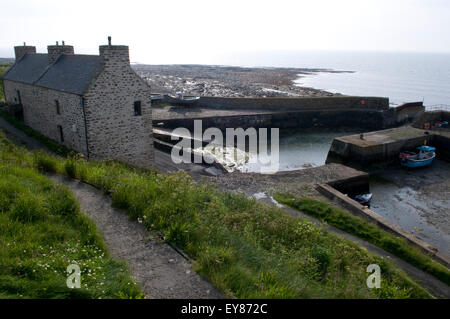 Storico Porto Keiss e casa, Caithness in Scozia Foto Stock