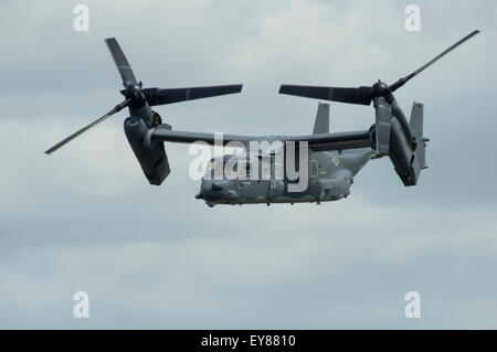 La Osprey ala variabile aeromobili a RIAT Fairford Heath REGNO UNITO 2015 a metà-tilt Foto Stock