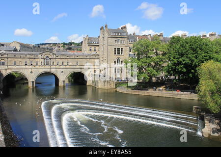 Pulteney Bridge e Weir, bagno, England, Regno Unito Foto Stock