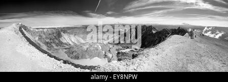 Guardando a Nord dal bordo del cratere del Monte Sant Helens vulcano. Foto Stock