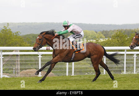 Jim Crowley cavalcare la Corsica , vincendo il 888sport Festival picchetti (elencati di gara) a Goodwood racecourse caratterizzate da: Jim Crowley dove: Goodwood, Regno Unito quando: 23 Maggio 2015 Foto Stock