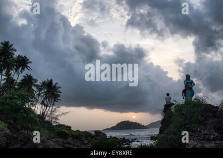 Tramonto sulla spiaggia di Palolem, Canacona, Goa Foto Stock