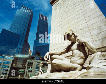 Time Warner Torri come visto da Columbus Circle. Foto Stock