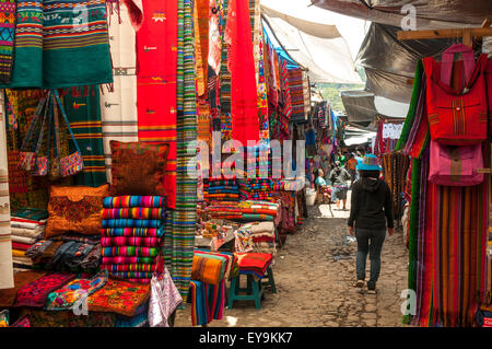 Mercato di domenica, Chichicastenango, Guatemala Foto Stock