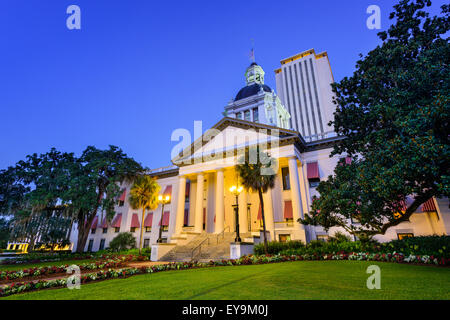 Tallahassee, Florida, Stati Uniti d'America presso il vecchio e il nuovo edificio del Campidoglio. Foto Stock