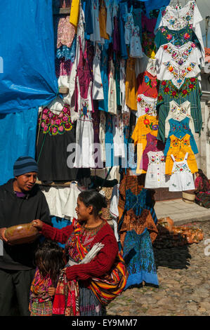 Mercato di domenica, Chichicastenango, Guatemala Foto Stock