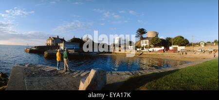 Sandycove, Co Dublin, Irlanda; il James Joyce Tower e Museo della distanza in un villaggio sulla costa orientale dell'Irlanda Foto Stock