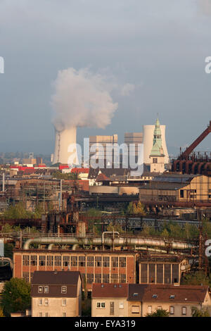 Voelklingen, Germania, le centrali a carbone vegetale Fenne e Sito del Patrimonio Culturale Mondiale Foto Stock