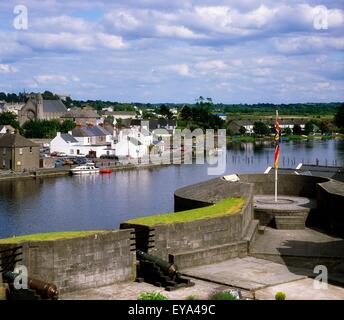 Co Westmeath, Fiume Shannon, da Athlone Castle Foto Stock