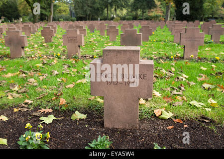 Karlsruhe, Germania, tombe dell'aria delle vittime di guerra della II Guerra Mondiale Foto Stock