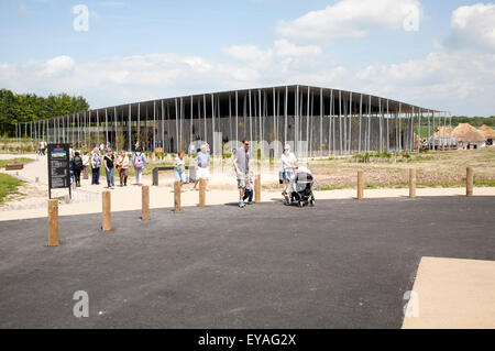 Il nuovo centro visitatori a Stonehenge, Amesbury, England, Regno Unito, completato e inaugurato nel dicembre 2013, architetti Denton tappatrice Mar Foto Stock