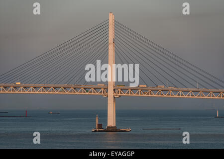 Yokohama Bay Bridge al tramonto Foto Stock