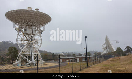 La NASA e CSIRO Deep space radar stazione di comunicazione atto di Canberra Australia. il giorno nuovi orizzonti il mestiere dello spazio telefonato a casa. Foto Stock