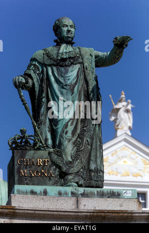 Statua di Re Massimiliano Giuseppe I, la cattedrale di Santo Stefano, Passau, Bassa Baviera, Germania, Europa Foto Stock