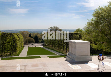 La tomba del Soldato sconosciuto nel Cimitero di Arlington in Virginia, Stati Uniti d'America Foto Stock