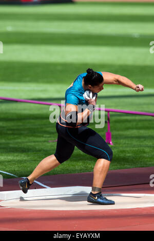 Londra, Regno Unito. Xxv Luglio, 2015. Valerie Adams (NZL) concorrenti in donne del colpo messo, Diamond League Sainsbury's Anniversario Giochi, Queen Elizabeth Olympic Park, Stratford, Londra, Regno Unito. Credito: Simon Balson/Alamy Live News Foto Stock